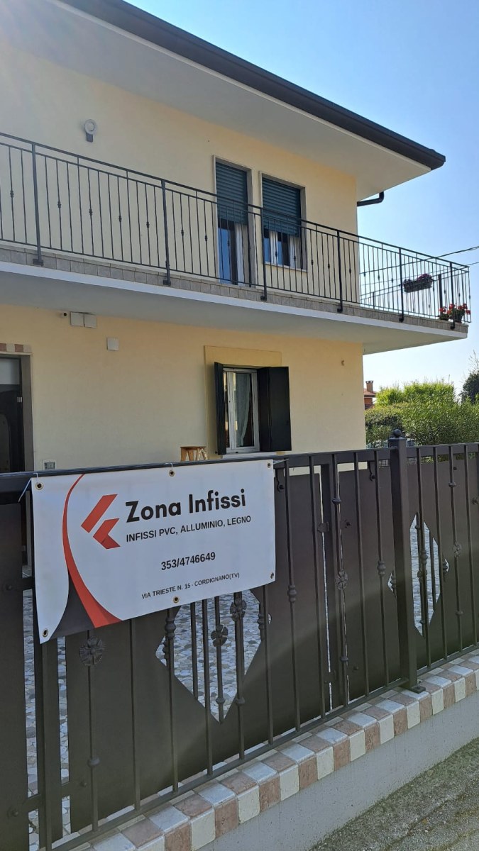 Zona Infissi Pagnutti Dani - Foto 1