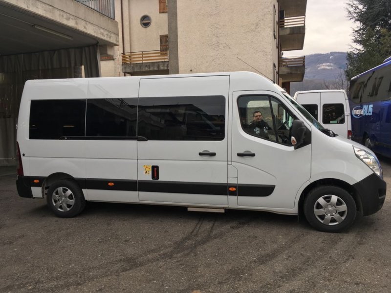 Organizzazione Eventi e Noleggio Malpensa trasferimenti minibus Limousine Minivan Mercedes ncc Taxi  Foto 