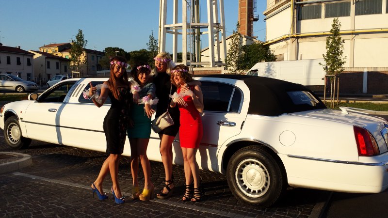 limousine service lucca Foto 3