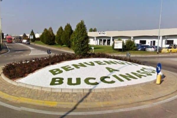 Cerco badante e assistenza anziani a Buccinasco foto