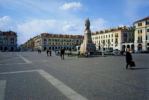 Cerco badante e assistenza anziani a Cuneo foto