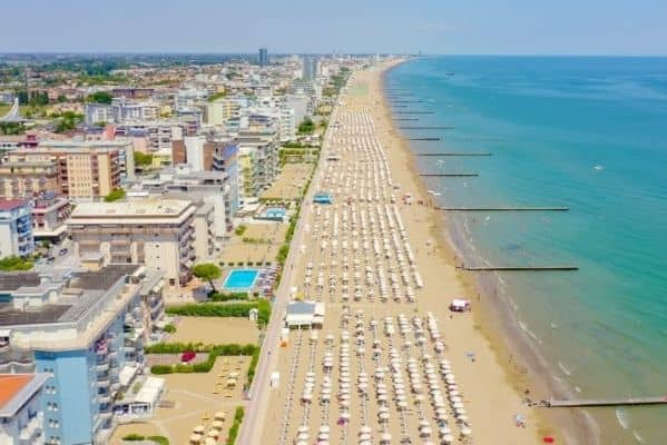 Cerco badante e assistenza anziani a Jesolo foto