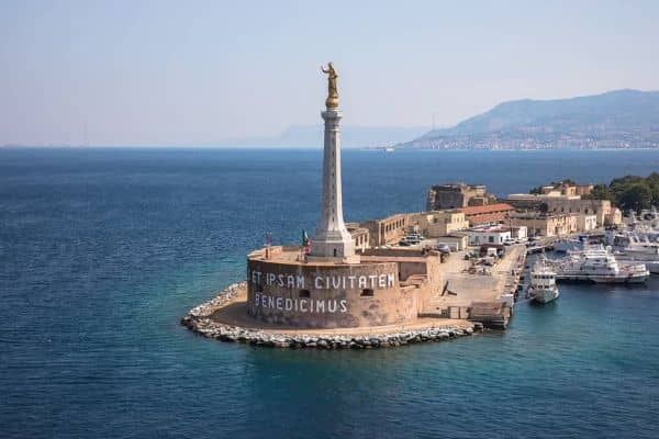 Cerco badante e assistenza anziani a Messina foto