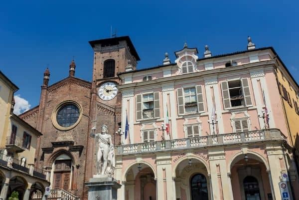 Cerco badante e assistenza anziani a Moncalieri foto