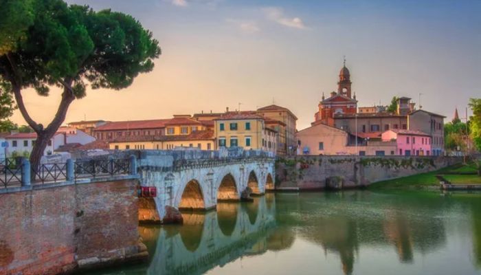 Cerco badante e assistenza anziani a Rimini foto