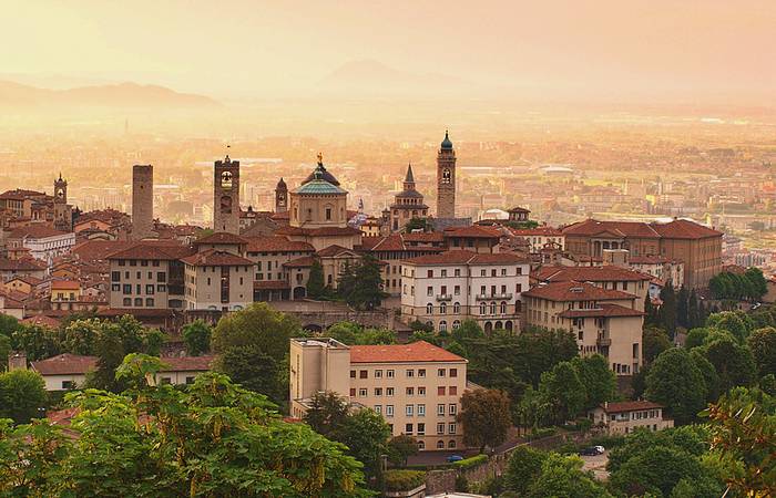 Cercasi badanti a Bergamo foto