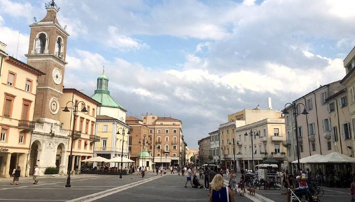 Cerco avvocato civilista Rimini foto