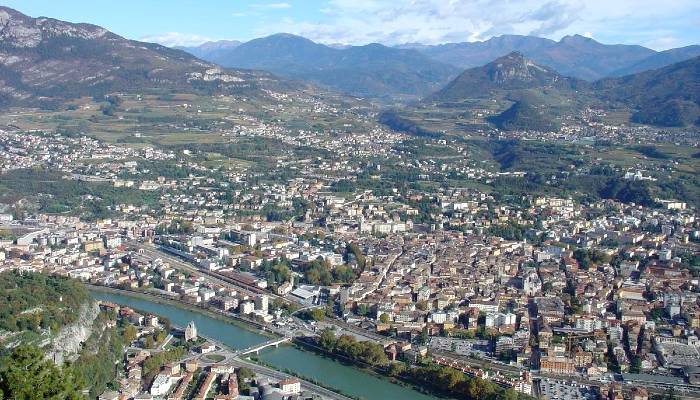 Cerco avvocato civilista Trento immagine Cerco avvocato civilista Trento foto