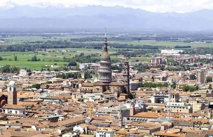 Cerco avvocato civilista Novara foto