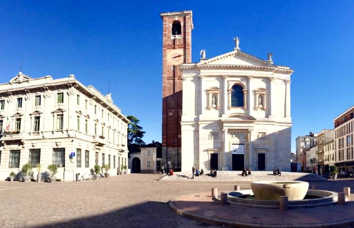 Cerco badanti a Gallarate foto