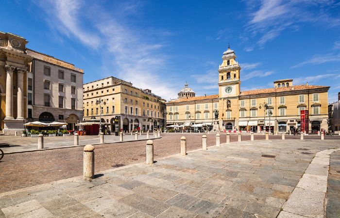 Cerco spazzacamino a Parma foto